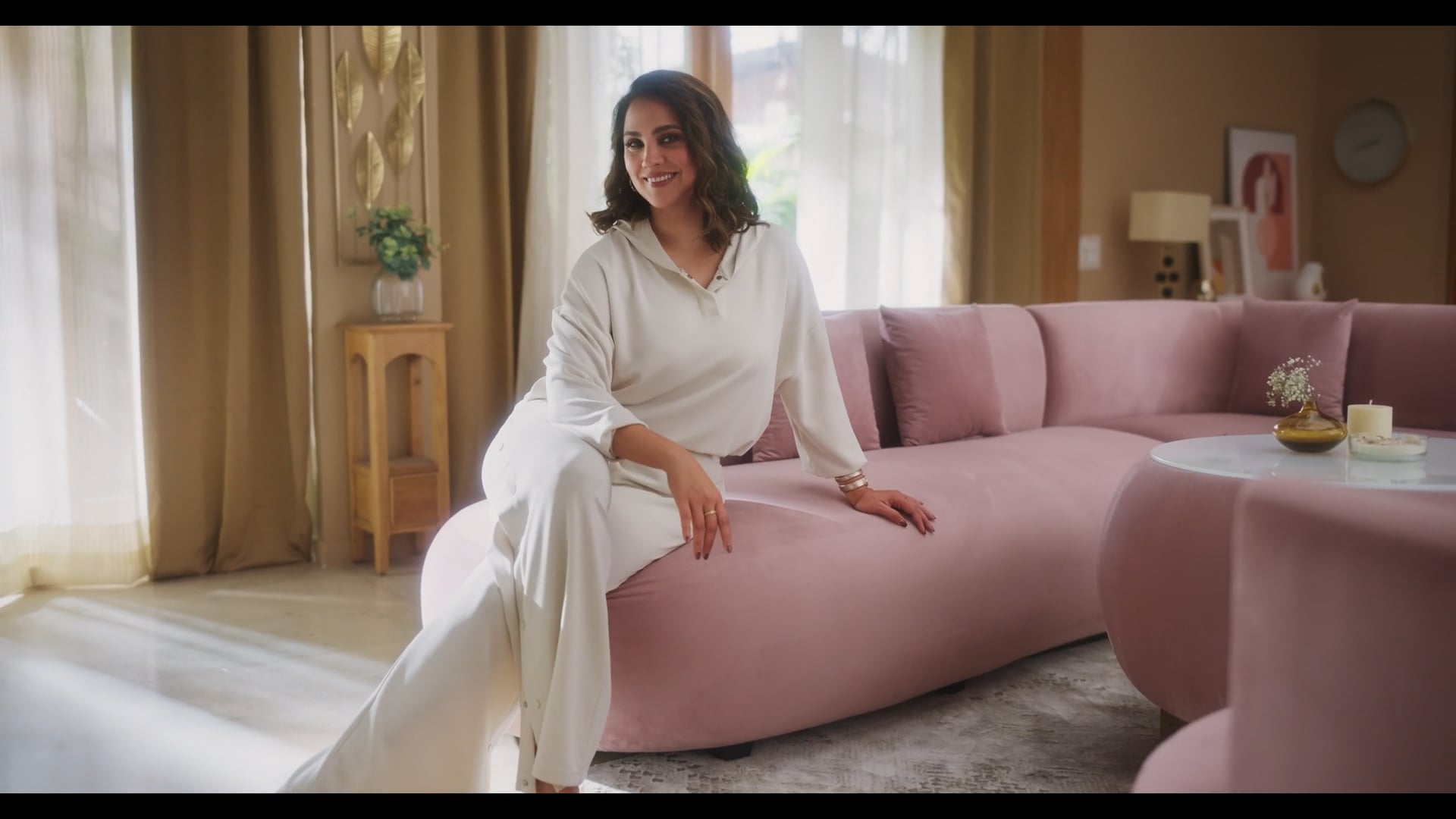 Arias By Lara Dutta - SOFA