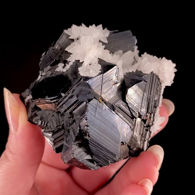 Sphalerite with Manganese-bearing Calcite