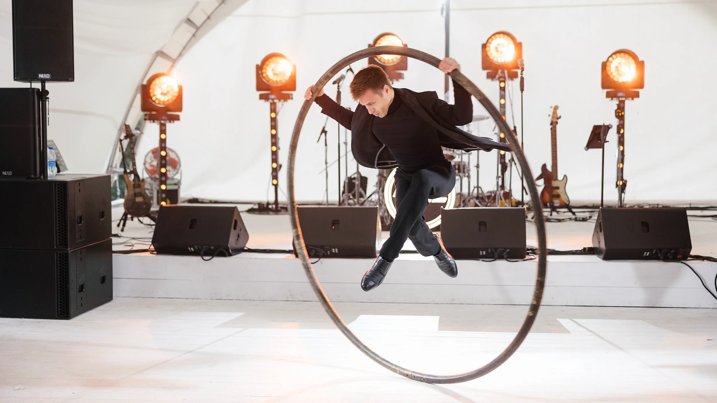 Колесо Сира. Акробатический шоу-номер цирка Дю Солей on Vimeo