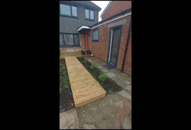 New Refurb-cosey studio 2min walk to Abbeywood St. Main Photo