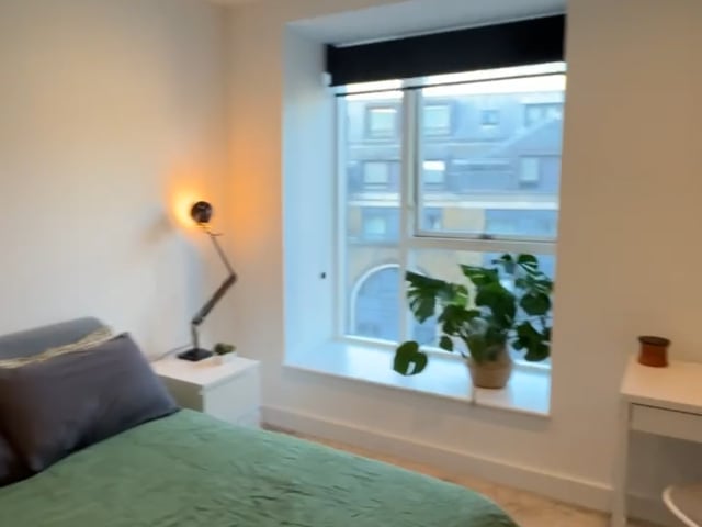 Spacious and Bright Double Room | Bills Included Main Photo