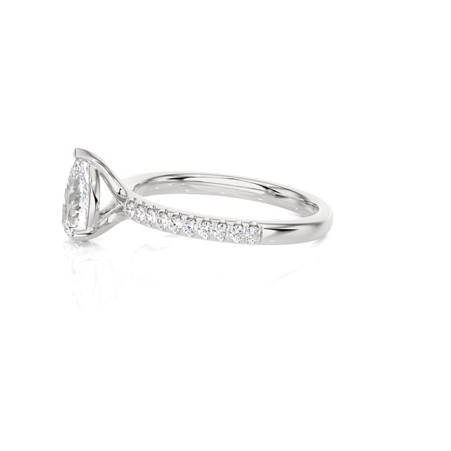 3.00 Karat Solitärring aus Weißgold mit laborgezüchtetem Tropfen-Diamant und kleinen Labordiamanten