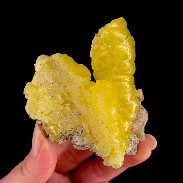 Brucite (rare yellow color) | Killa Saifullah District, Balochistan ...