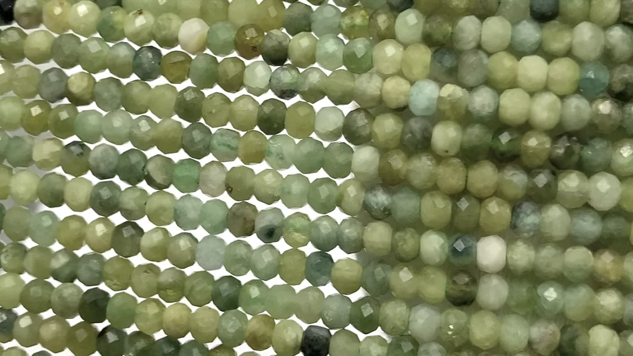 グリーントルマリン（産地・ブラジル） ボタンカット3×3×2mm ｜天然石