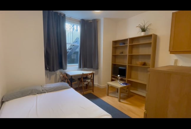 Modern furnished studio flat in West Kensington, Main Photo