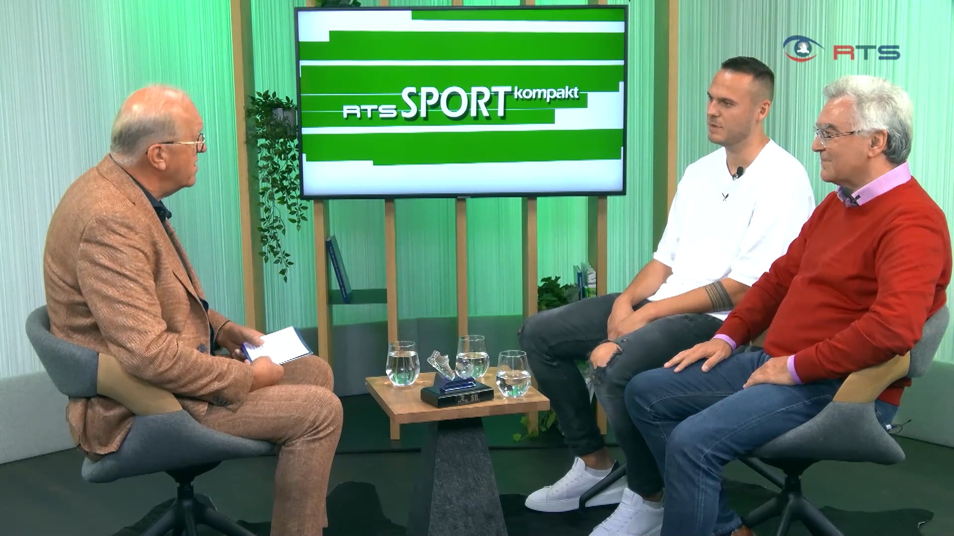 das-tor-des-monats-oktober-torschuetze-christopher-mayr-im-talk