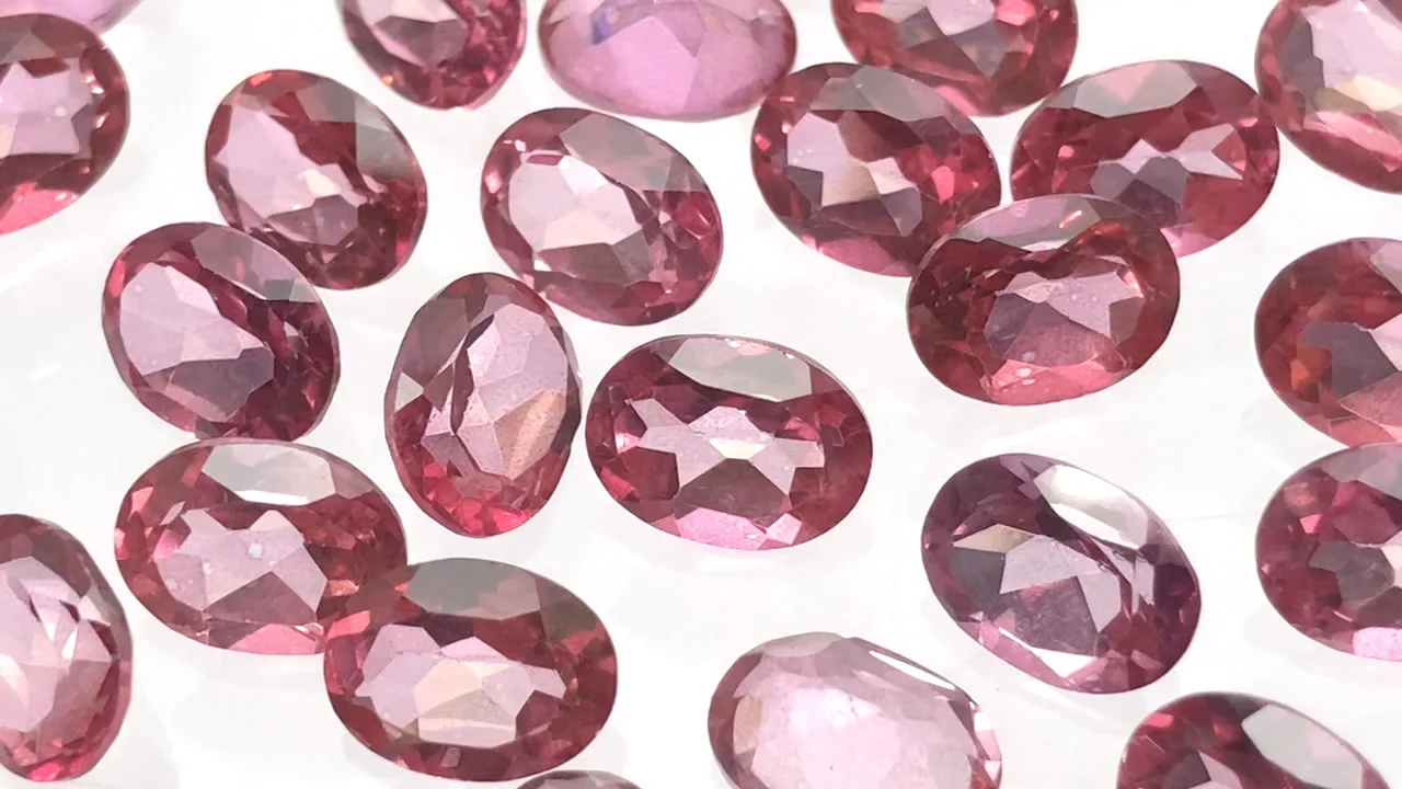 【天然ホワイトトパーズ・ブルーモアッサナイト・ピンクアメジスト】プリンセスカット ☆天然ピンクアメジストカット☆4.30ct/12.0mm☆オーバル