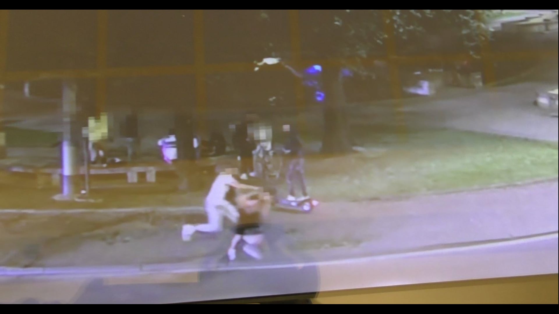 Accoltellato per un monopattino