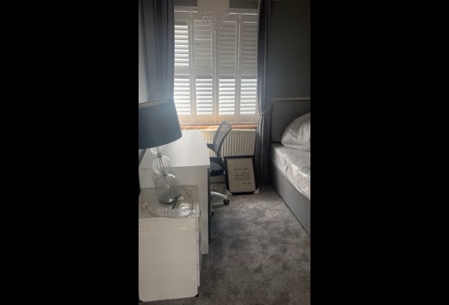 One room 15min walk to NTU 10min from City Centre  Main Photo