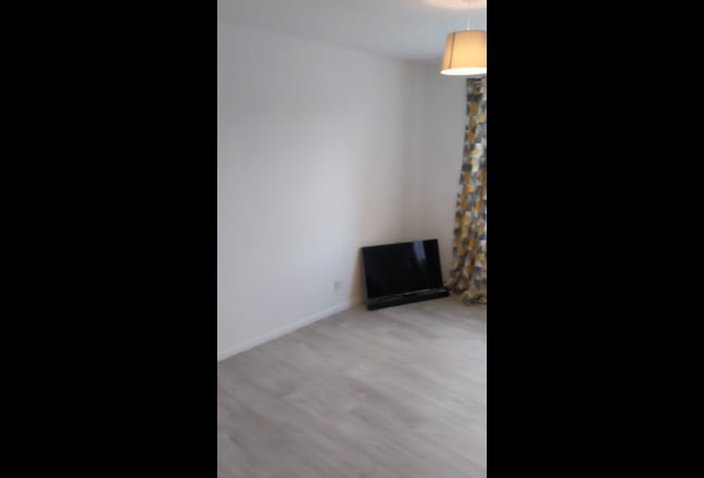 Immaculate 2 bedroom house Totnes with parking Main Photo