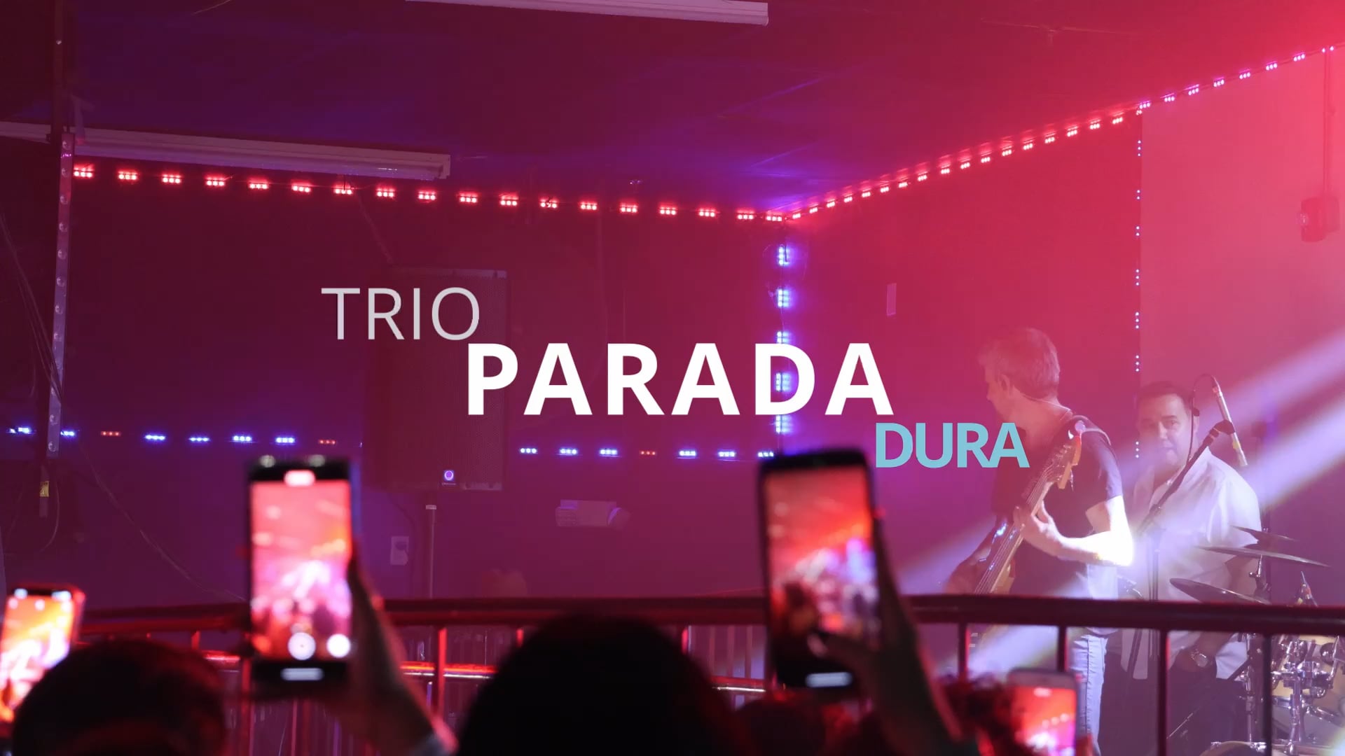 TRIO PARADA DURA