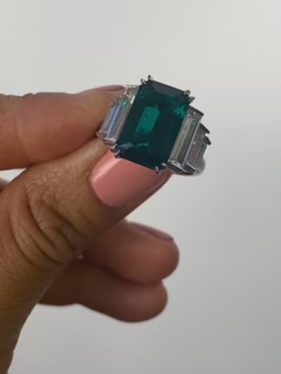 6CT CENTER GRADUATED EMERALD CUT RING F1064SM-CZ-EM-14K