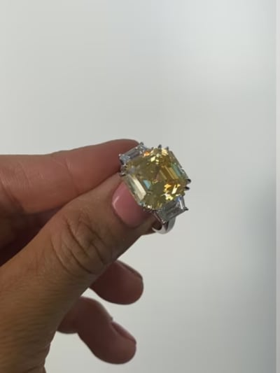 11CT ASSCHER WITH TRAPEZOID SIDES F1033-CAN-CZ-14K