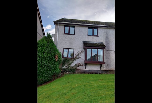 Totnes semi detached house with parking Main Photo