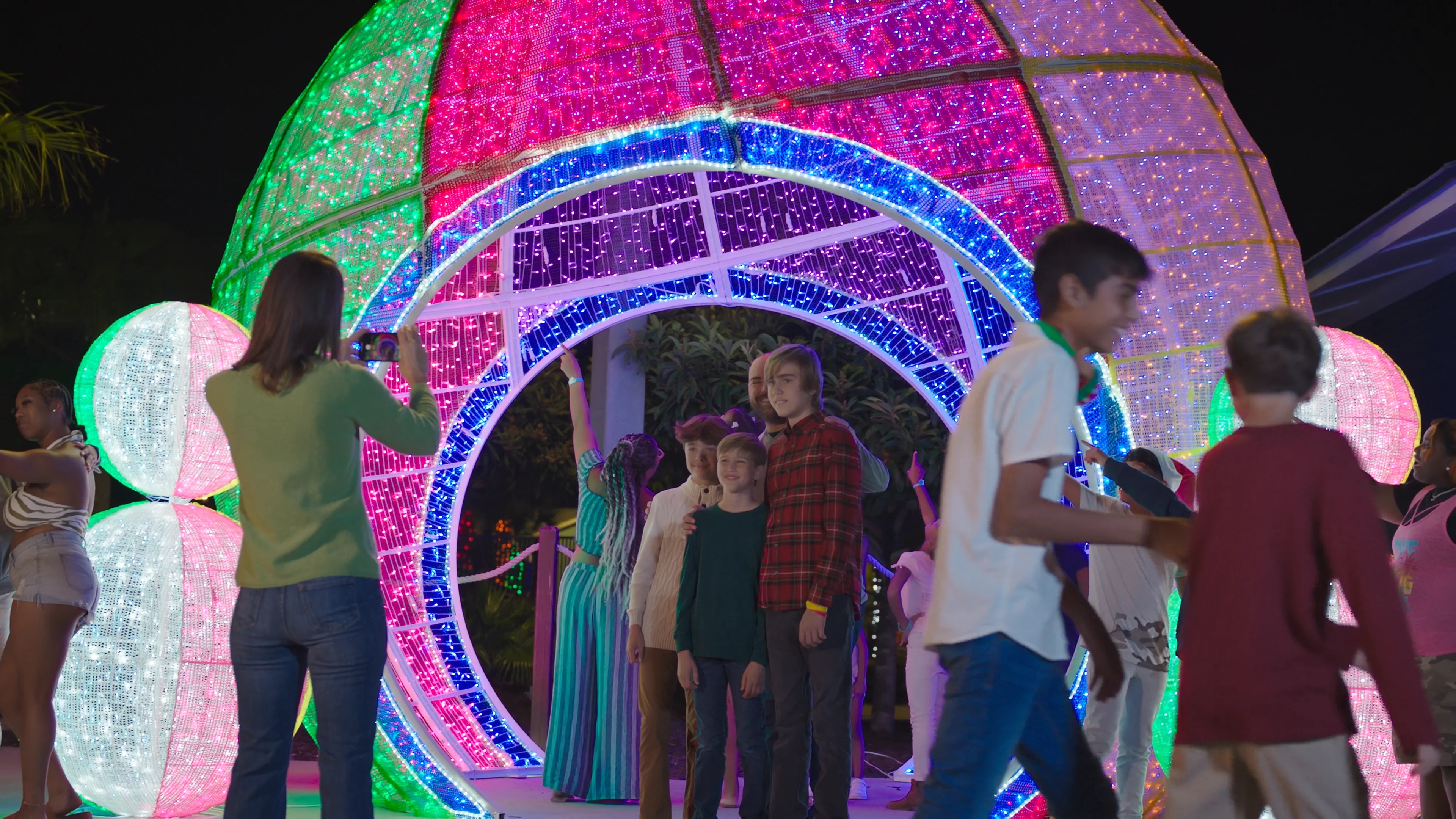 Holiday_Nights_Island_H20_15 on Vimeo