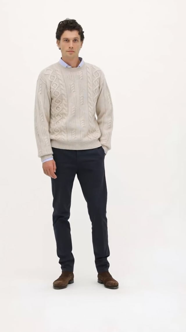 Pure cashmere crewneck sweater in Beige: Luxury Italian Knitwear