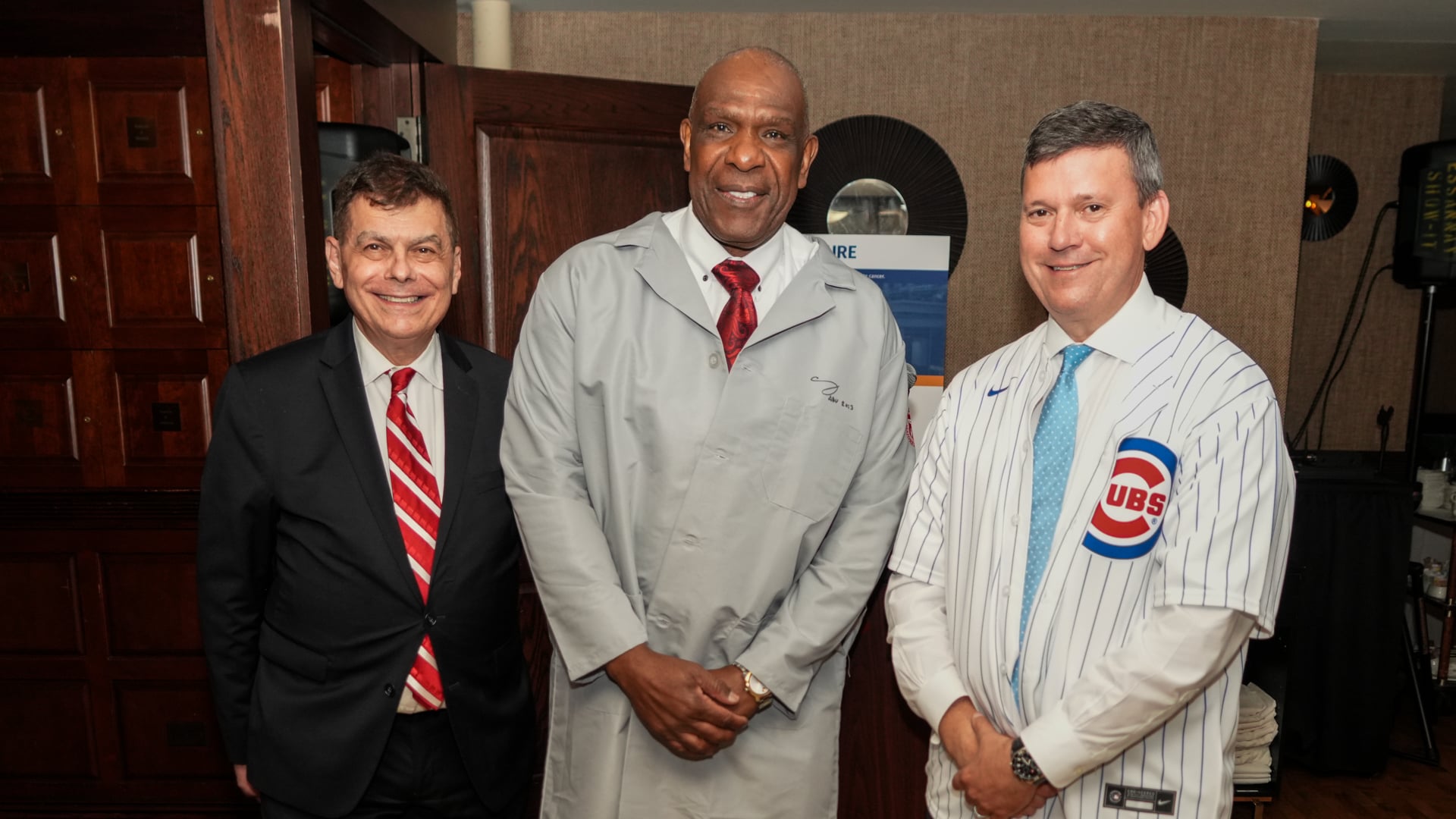 Andre Dawson promotes prostate cancer awareness at Fans for the Cure event