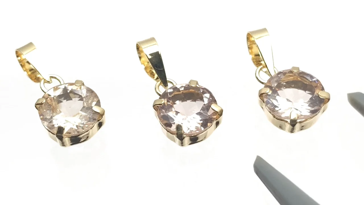モルガナイト ラウンドファセットカット6×6mm ペンダントトップ