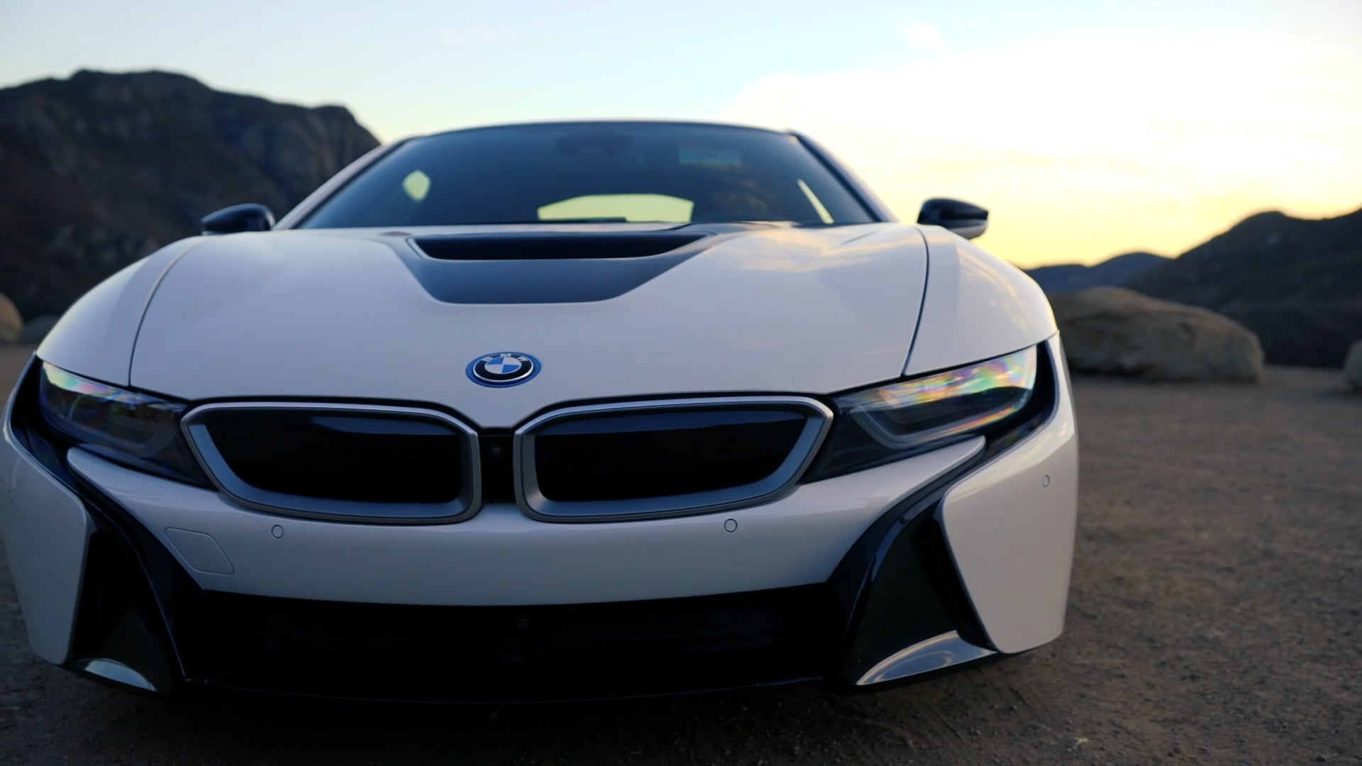 BMW i8 spec commercial