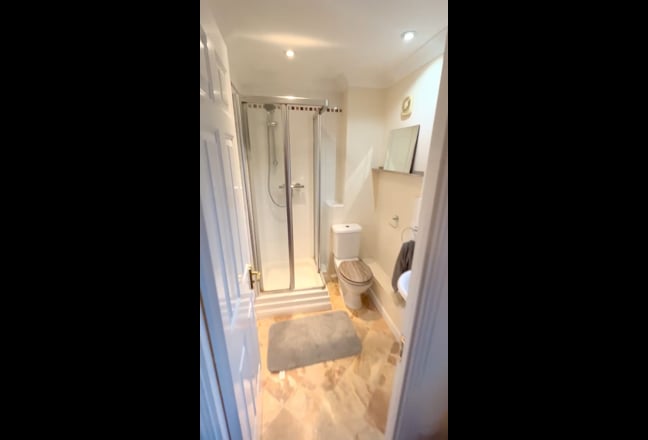 En-suite Double  Room Professional Share Main Photo