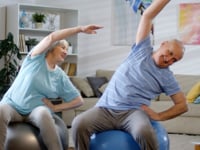 V09-Cheerful_senior_coup_10873744_HDMP4