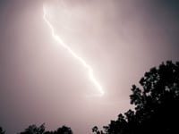 V25-Massive_Lightning_Sto_6958337_HDMP4