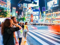 V36-Time_lapse_of_people_a_473988_HDMOV