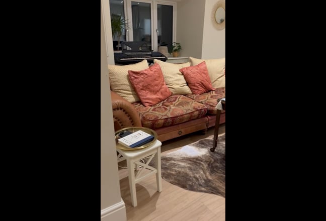 Beautiful double in light spacious flat Main Photo