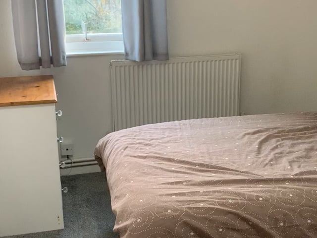 Large Double Room in Didcot Main Photo