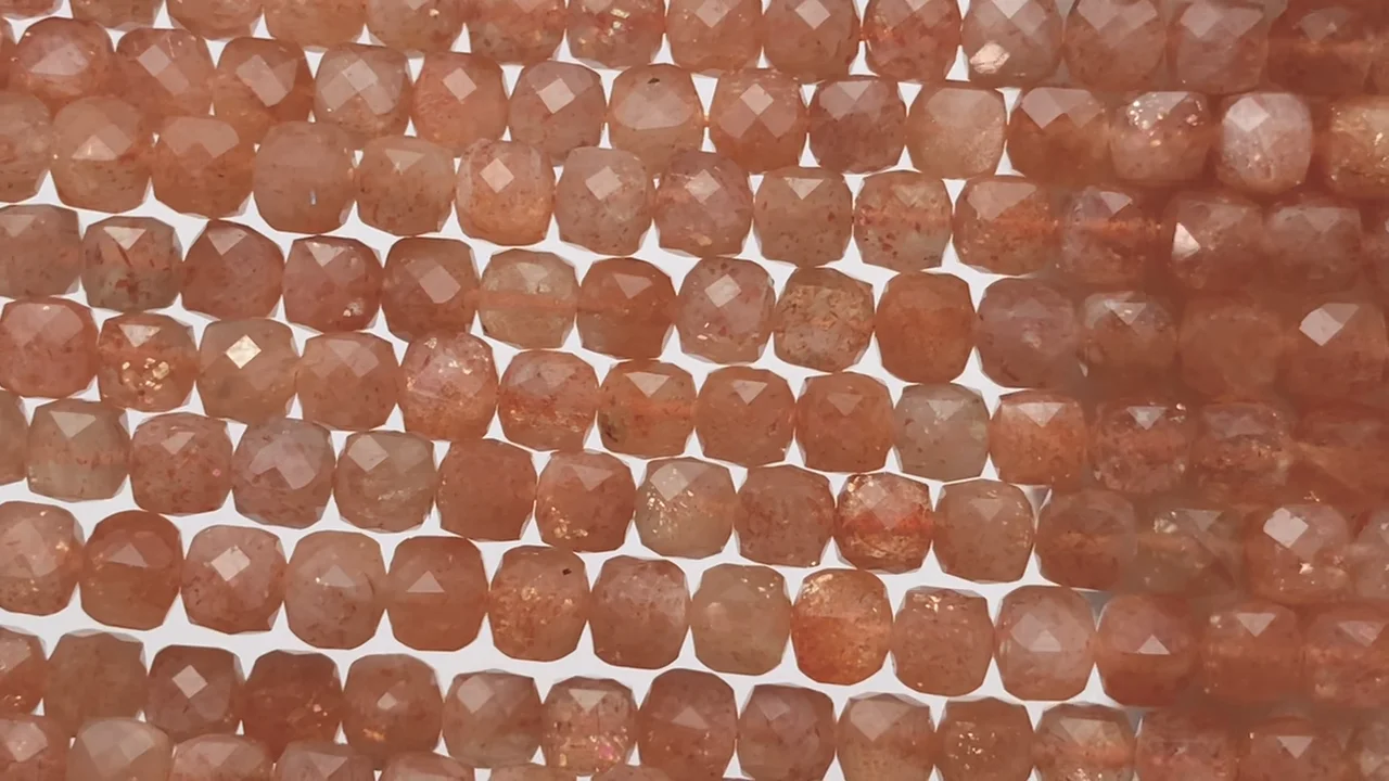 サンストーン（産地・タンザニア） キューブカット5×5×5mm 1連｜天然石