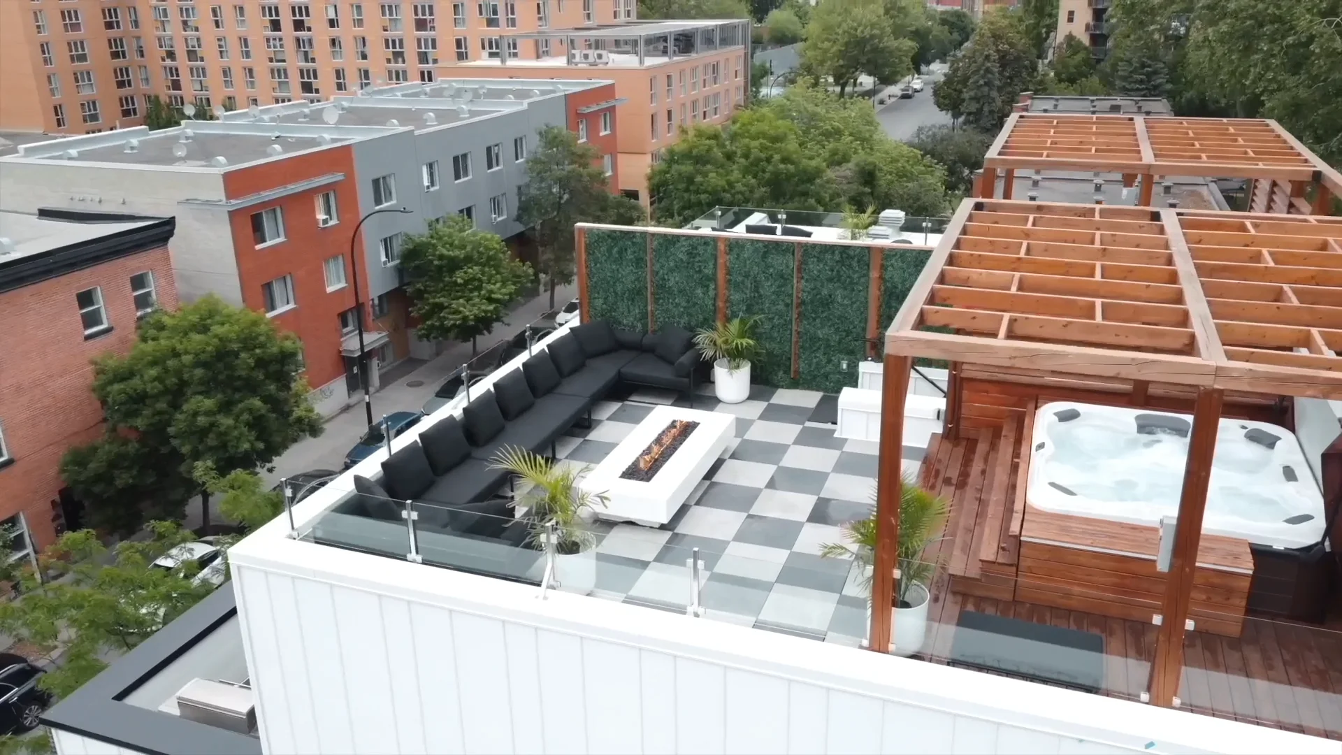 CLUBHAUS Premium XL Penthouse