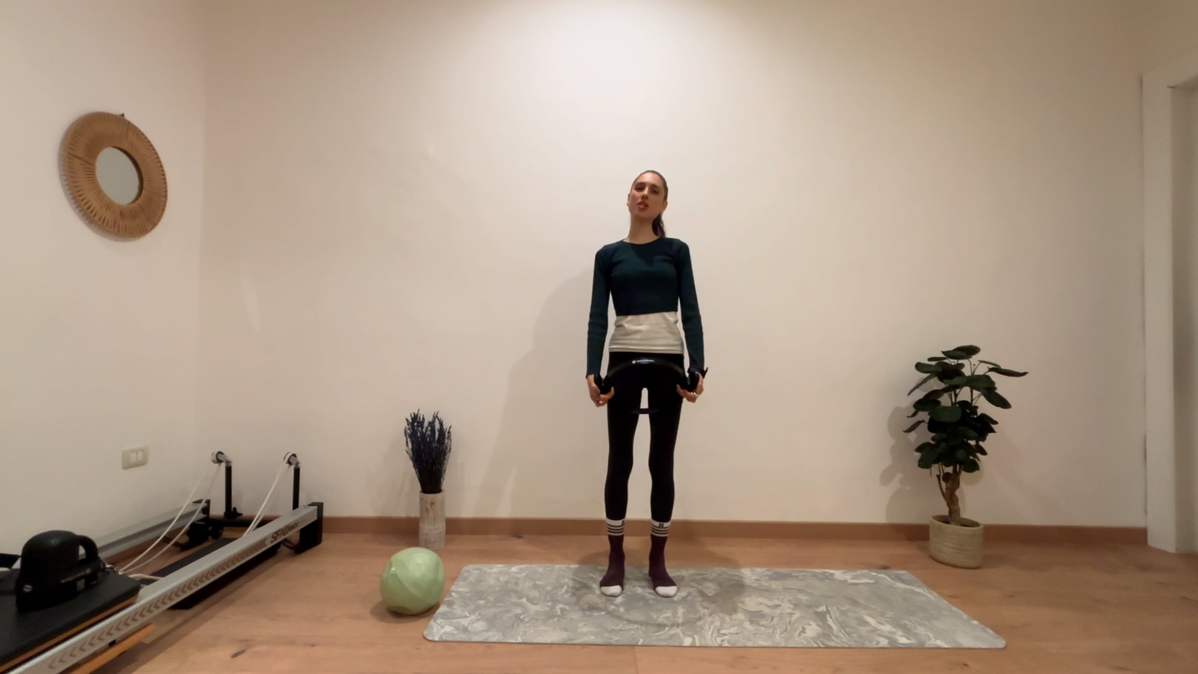 21 MIN Abs & Glutes with ring and ball