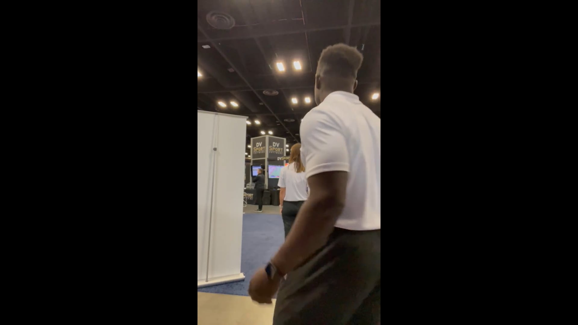 Watch micah awe's Vertical Jump: 28.09 inches