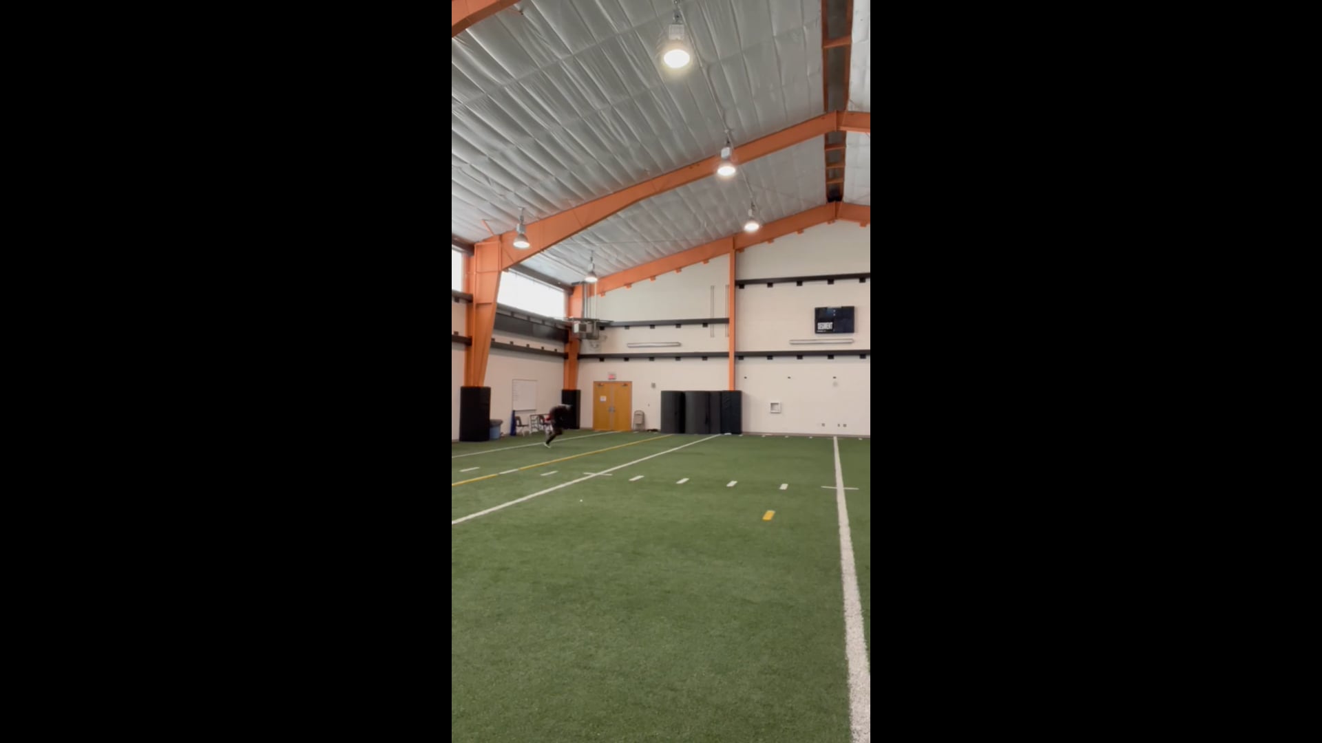 Watch micah awe's 10 Yard Dash: 1.57 seconds