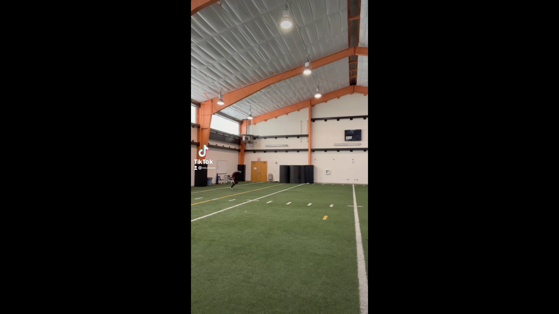 Watch micah awe's middle linebacker film