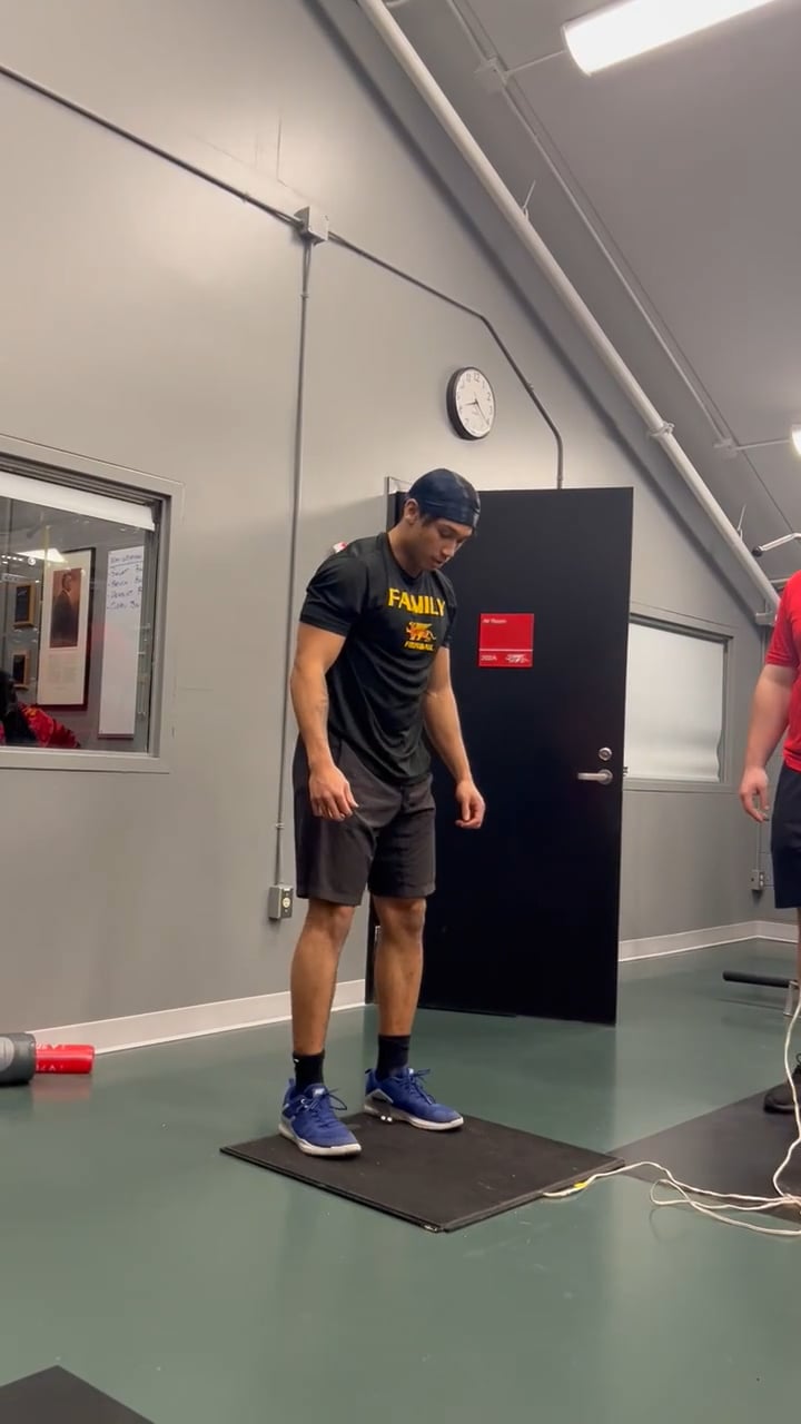 Watch devynn cromwell's Vertical Jump: 38.54 inches