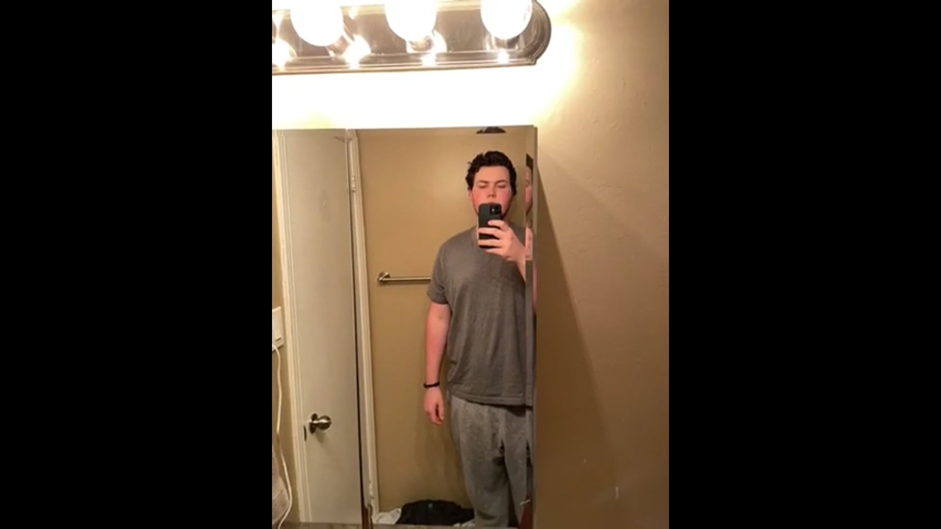 Watch isaac butler's Weight: 273.2 pounds