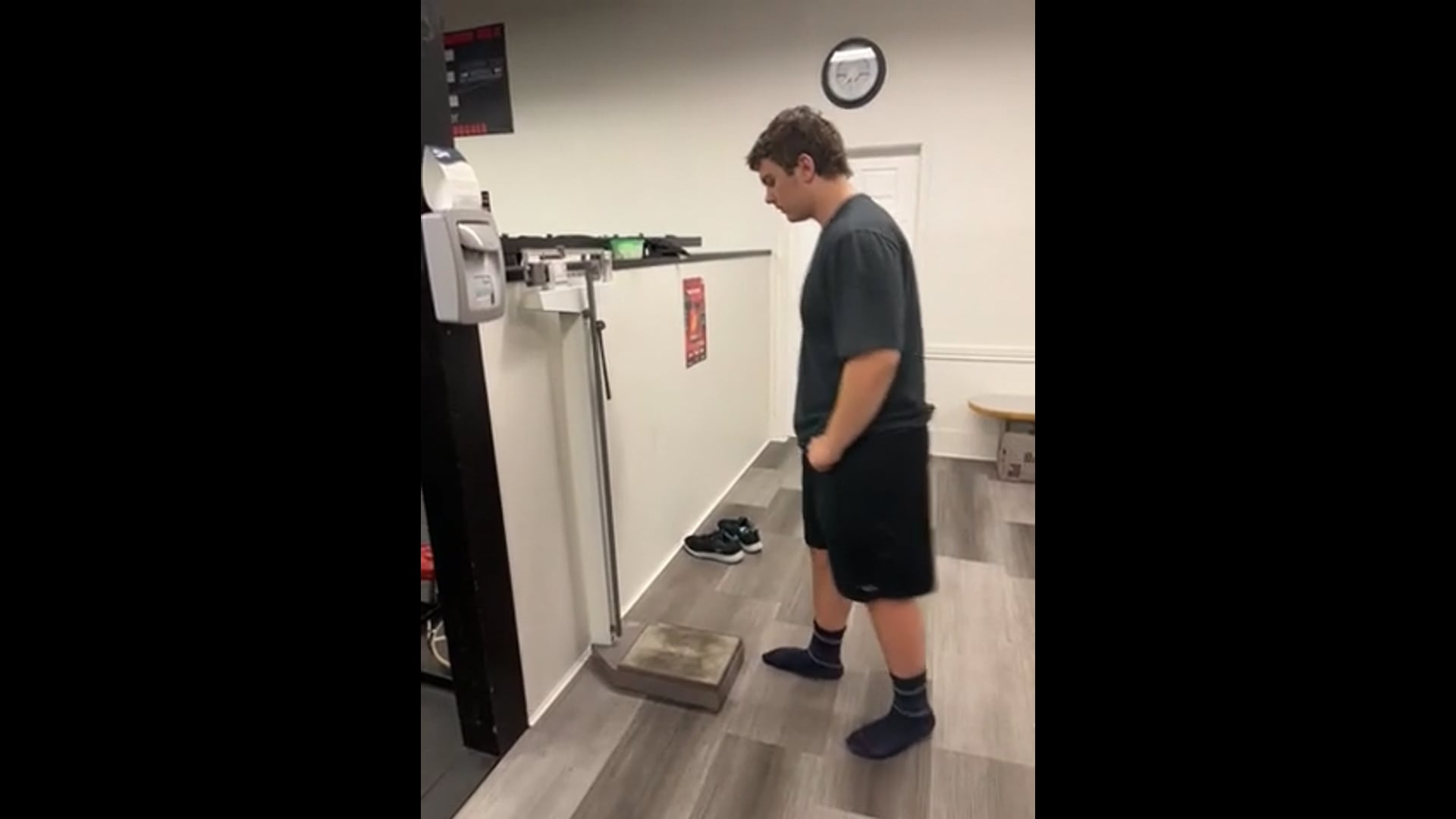 Watch reece lewis's Weight: 270 pounds