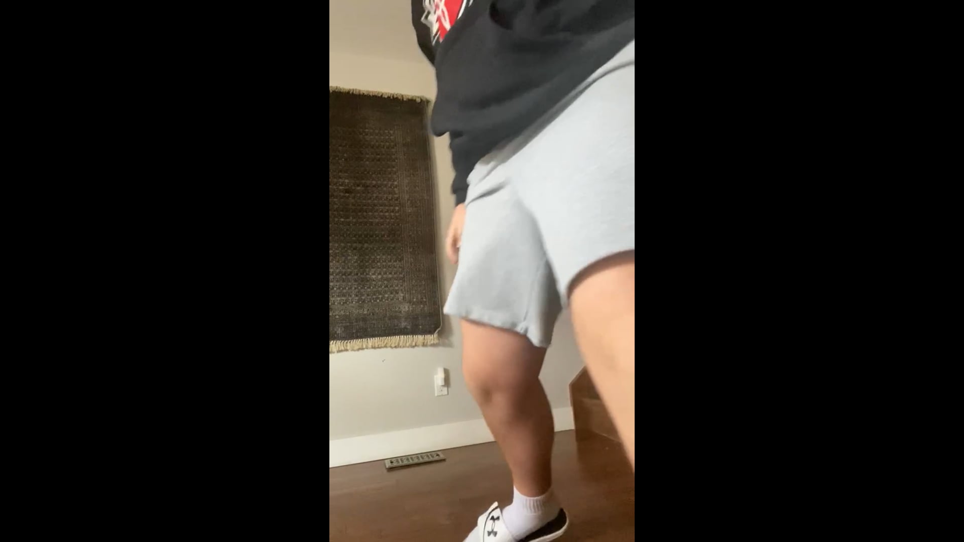 Watch aidan johnson's Air Squats: 4 air squats