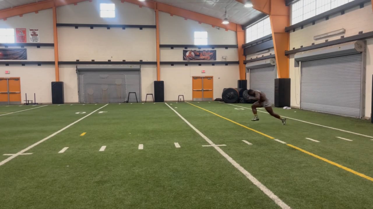 Watch micah awe's 10 Yard Dash: 1.55 seconds