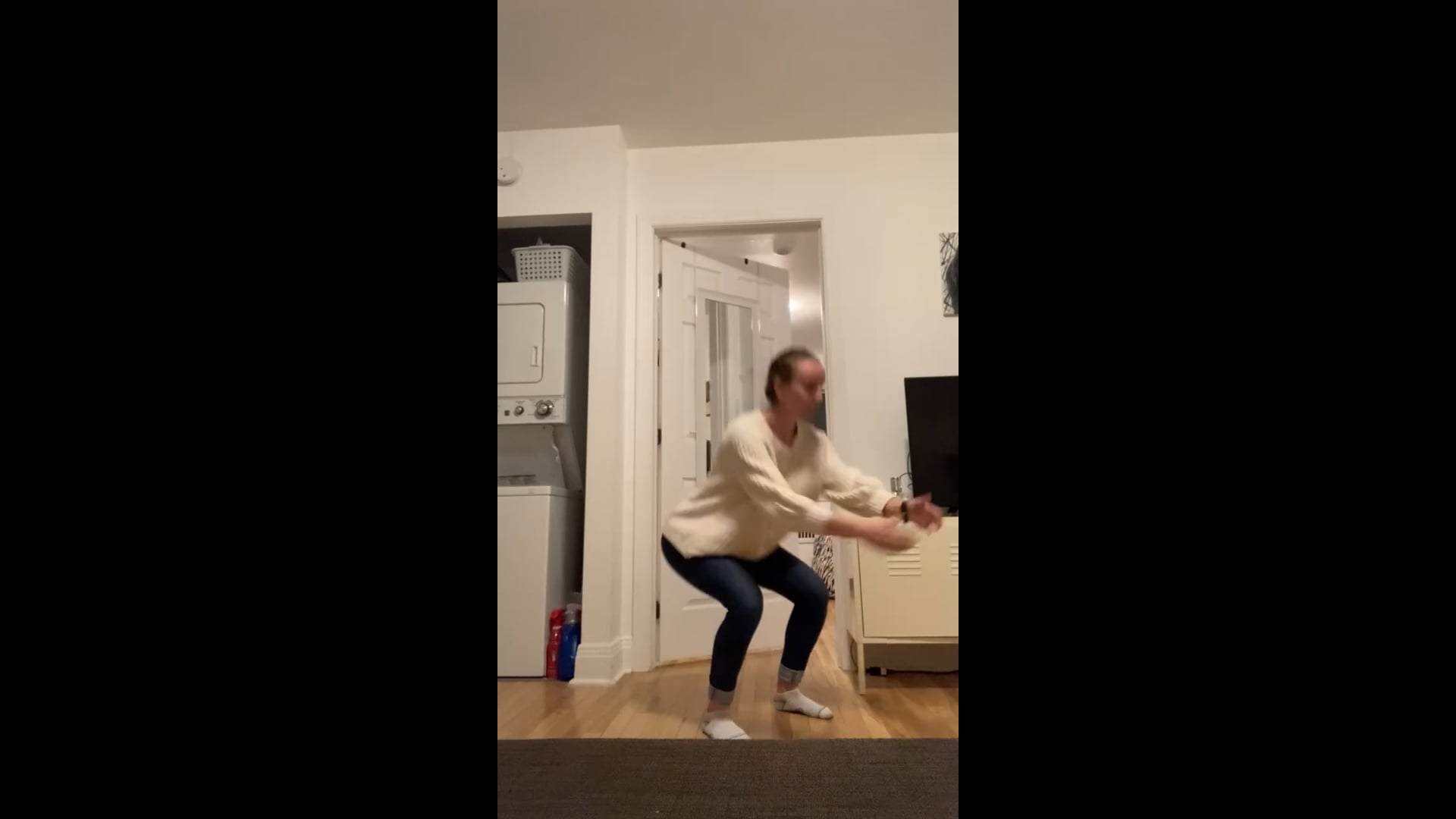 Watch elyse benest's Air Squats: 148 air squats