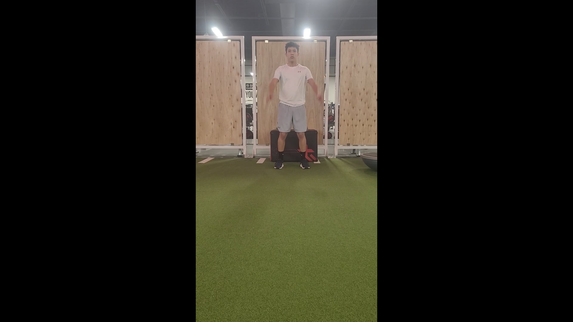 Watch iann tanori's Vertical Jump: 21.97 inches