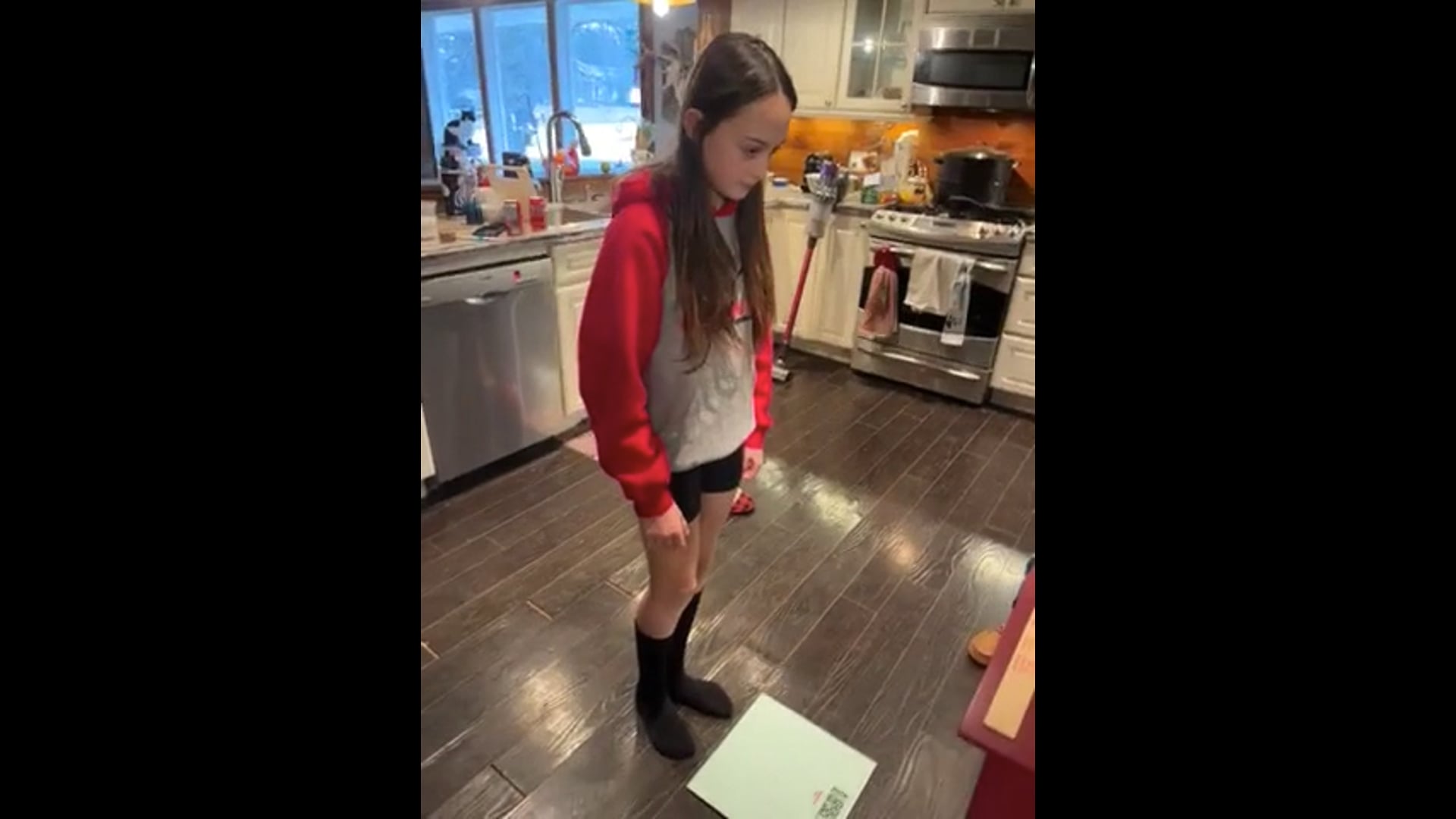 Watch élise fennell's Weight: 89 pounds