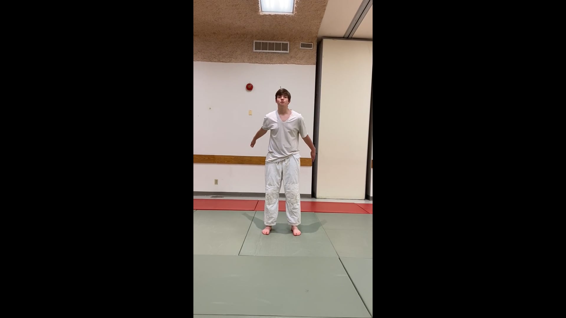 Watch maddox lynch's Vertical Jump: 13.73 inches