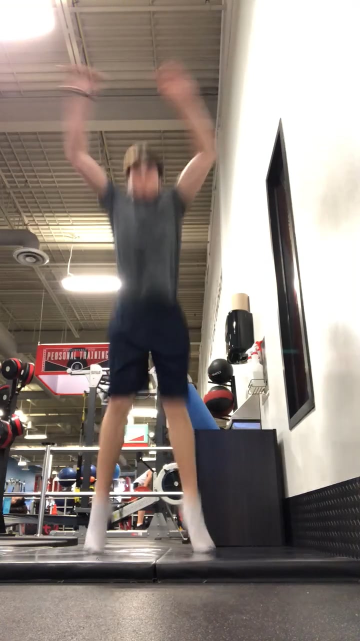 Watch ruari nolan's Vertical Jump: 19.68 inches