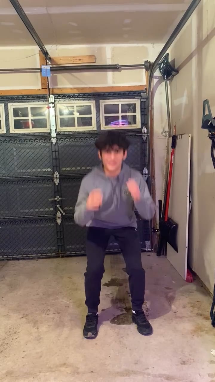 Watch PurpleShift athlete's Vertical Jump: 18.1 inches