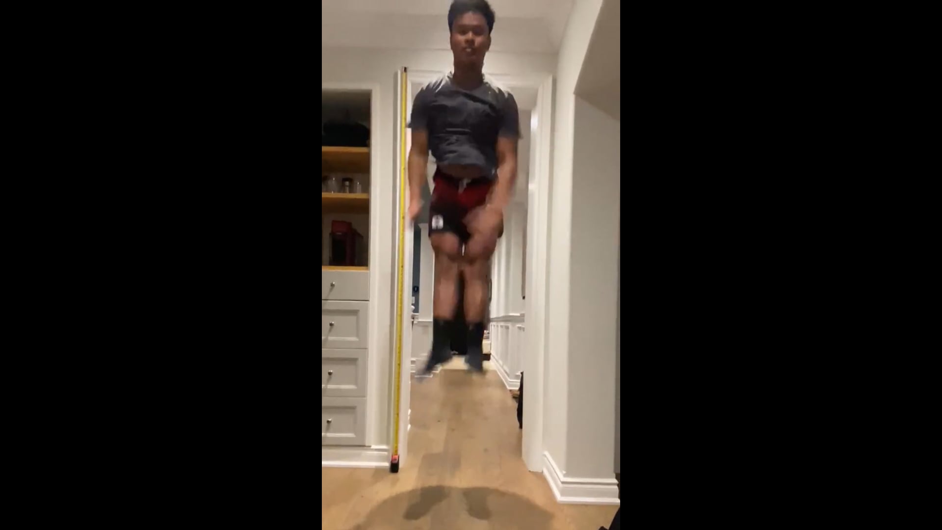 Watch kalen tan's Vertical Jump: 27.56 inches
