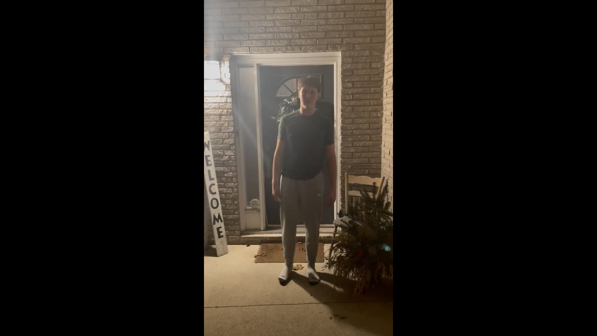 Watch ethan hacker's Vertical Jump: 19.75 inches