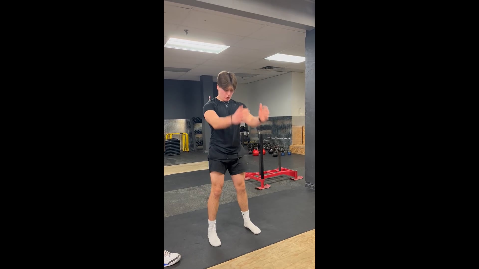 Watch lucas jarmasz's Vertical Jump: 24.95 inches
