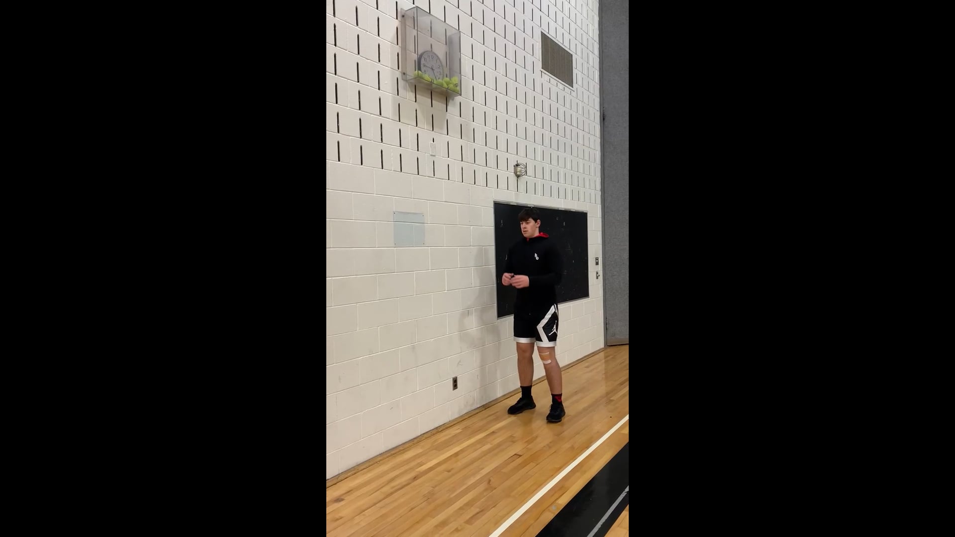 Watch damian cislo's Vertical Jump: 17.58 inches